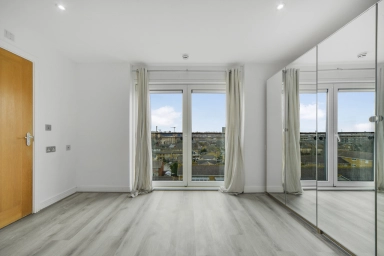 Erebus Drive, Woolwich - SE28 view 13