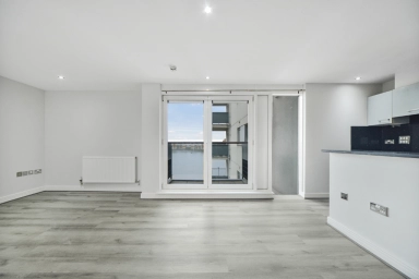 Erebus Drive, Woolwich - SE28 view 9