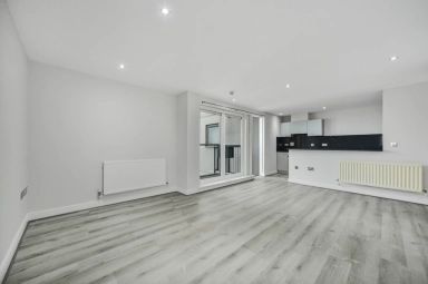 Erebus Drive, Woolwich - SE28 view 4