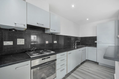 Erebus Drive, Woolwich - SE28 view 5