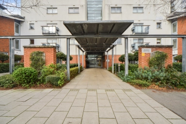Erebus Drive, Woolwich - SE28 view 8