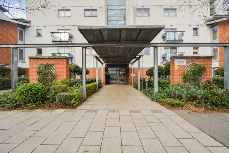 2 bedrooms apartments/flats for sale in Erebus Drive, Woolwich - SE28 view 8