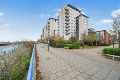Erebus Drive, Woolwich - SE28 view 1