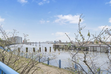 Erebus Drive, Woolwich - SE28 view 25