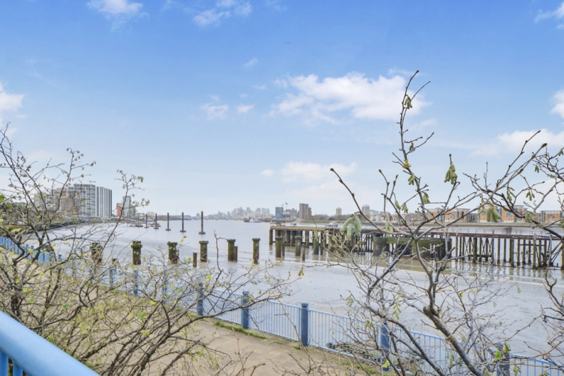 2 bedrooms apartments/flats for sale in Erebus Drive, Woolwich - SE28 view 25