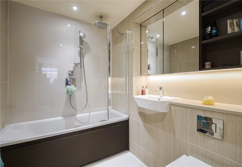 2 bedrooms apartments/flats to sale in Thunderer Walk, Woolwich-image 7