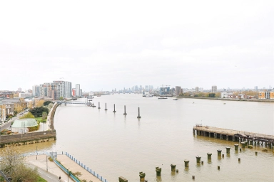 Erebus Drive, Woolwich SE28 image 9