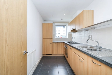 Erebus Drive, Woolwich SE28 image 3
