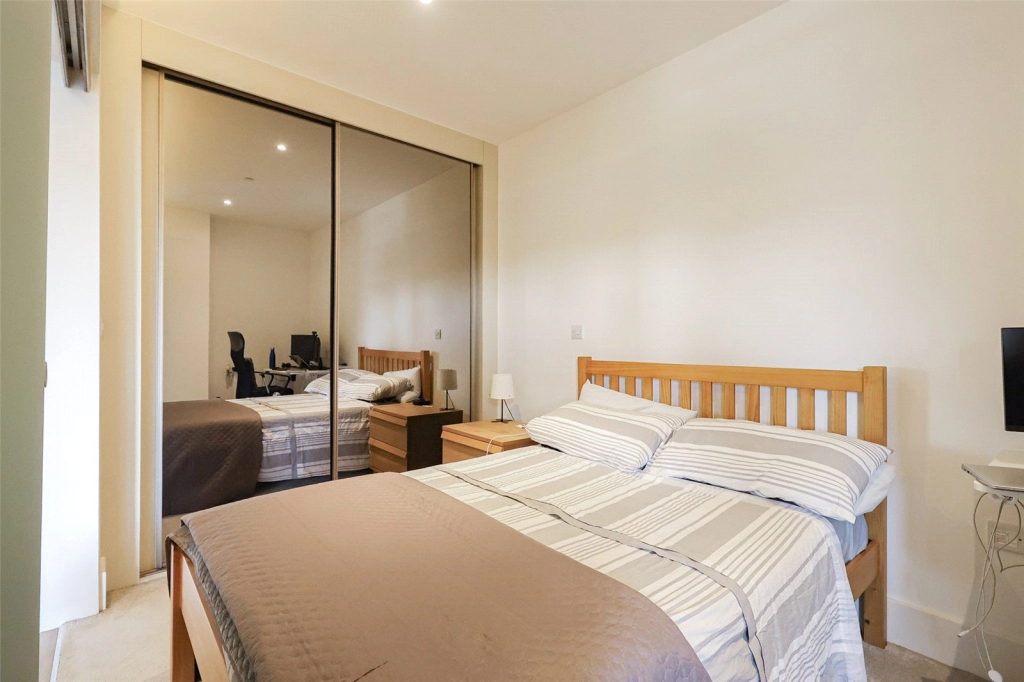 1 bedroom apartments/flats for sale in Victory Parade, Plumstead Road, Woolwich - SE18 view 4