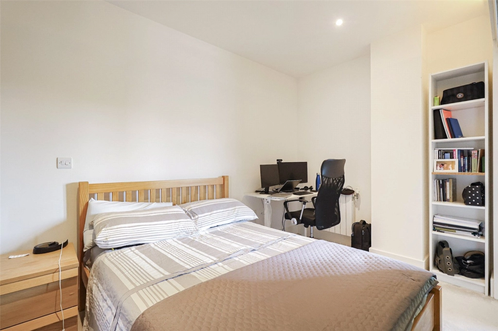 1 bedroom apartments/flats for sale in Victory Parade, Plumstead Road, Woolwich - SE18 view 5