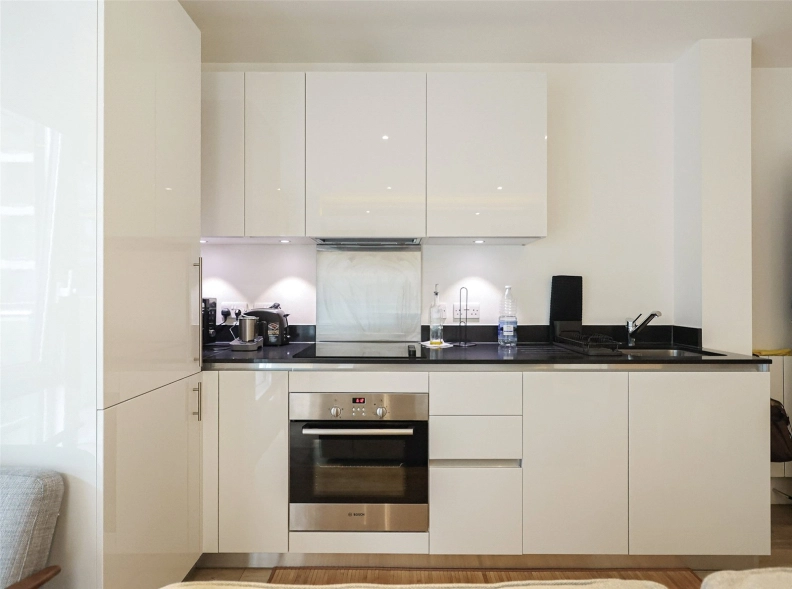 1 bedroom apartments/flats to sale in Elri  Victory Parade, Plumstead Road, Woolwich-image 4
