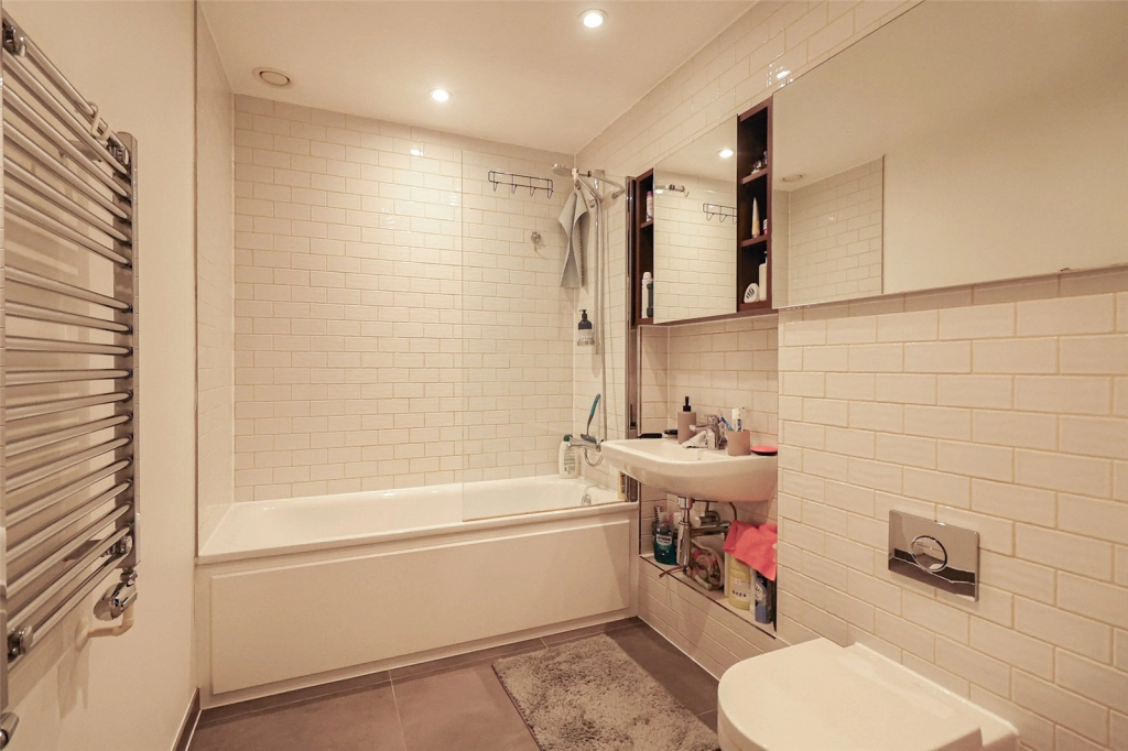 1 bedroom apartments/flats for sale in Victory Parade, Plumstead Road, Woolwich - SE18 view 6