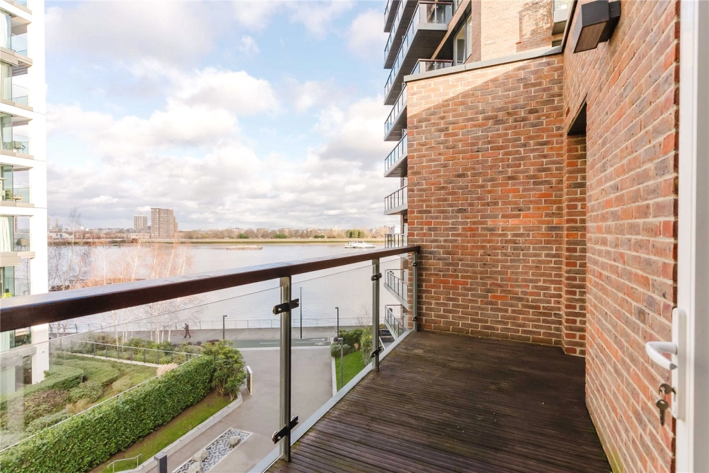 2 bedrooms apartments/flats for sale in Duke of Wellington Avenue, Royal Arsenal - SE18 view 8
