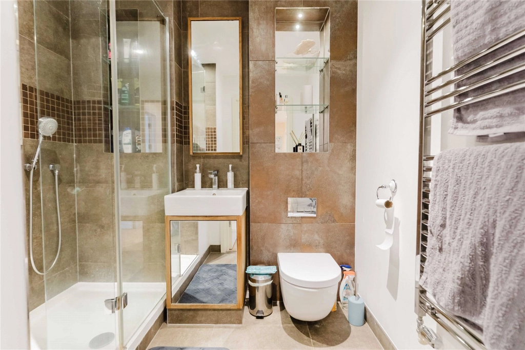 2 bedrooms apartments/flats for sale in Duke of Wellington Avenue, Royal Arsenal - SE18 view 5