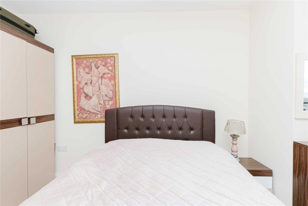 2 bedrooms apartments/flats for sale in Duke of Wellington Avenue, Royal Arsenal - SE18 view 16