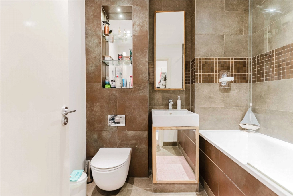 2 bedrooms apartments/flats for sale in Duke of Wellington Avenue, Royal Arsenal - SE18 view 18