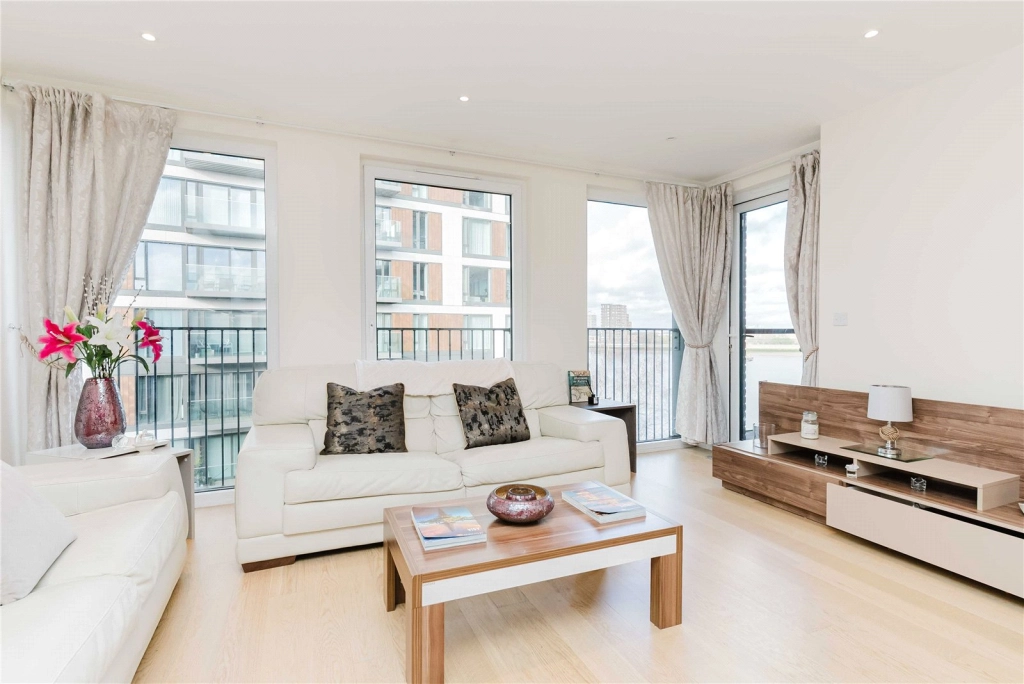 2 bedrooms apartments/flats for sale in Duke of Wellington Avenue, Royal Arsenal - SE18 view 2
