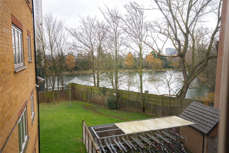 2 bedrooms apartments/flats to sale in Rush Grove Street, Woolwich-image 9