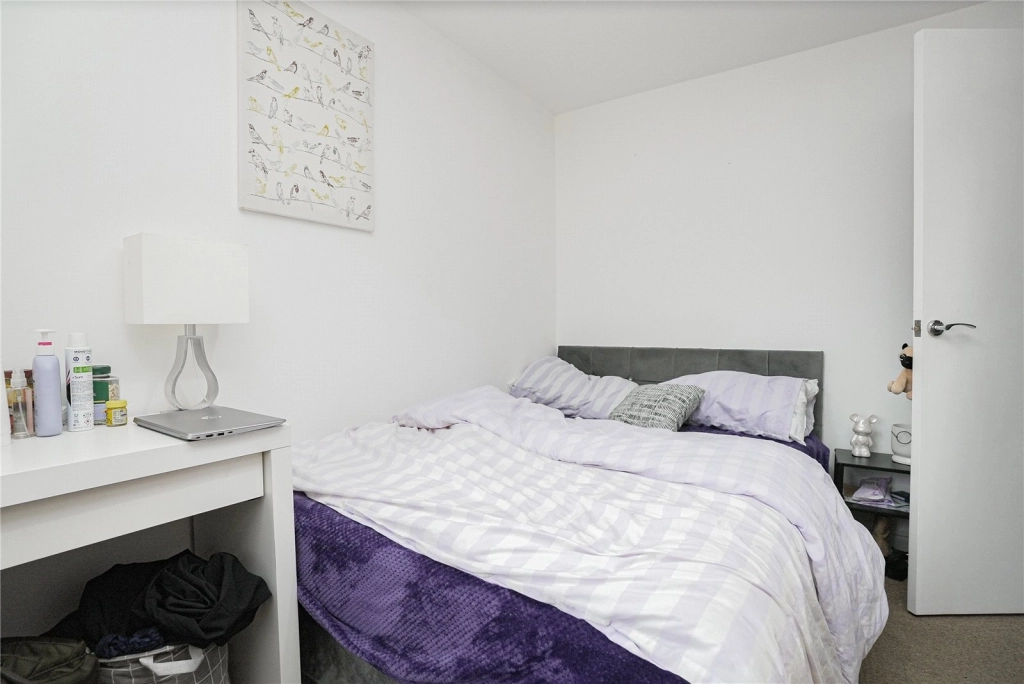 2 bedrooms apartments/flats for sale in Rush Grove Street, Woolwich - SE18 view 6