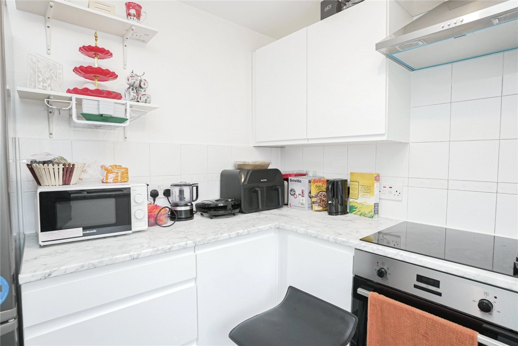 2 bedrooms apartments/flats for sale in Rush Grove Street, Woolwich - SE18 view 13