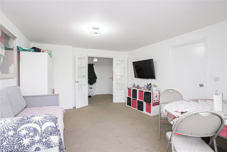 2 bedrooms apartments/flats to sale in Rush Grove Street, Woolwich-image 7