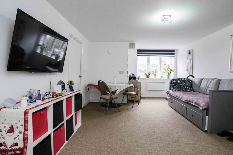 2 bedrooms apartments/flats to sale in Rush Grove Street, Woolwich-image 1