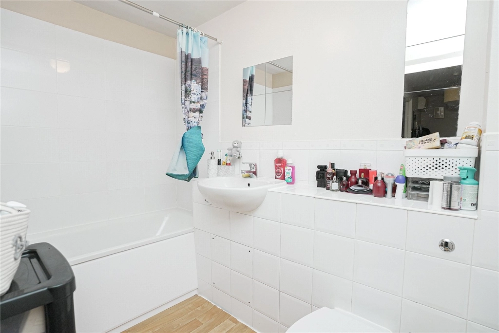 2 bedrooms apartments/flats for sale in Rush Grove Street, Woolwich - SE18 view 7