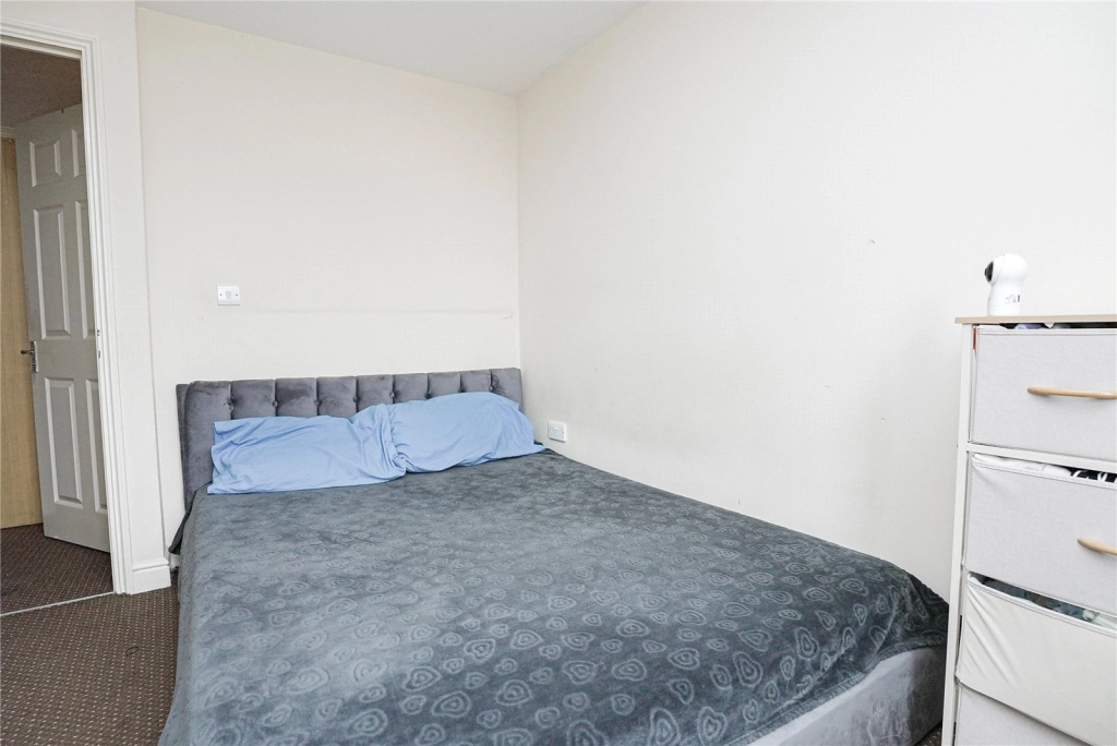 2 bedrooms apartments/flats for sale in Rush Grove Street, Woolwich - SE18 view 11