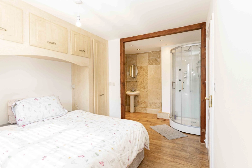 3 bedrooms houses for sale in Kentlea Road, Woolwich - SE28 view 20