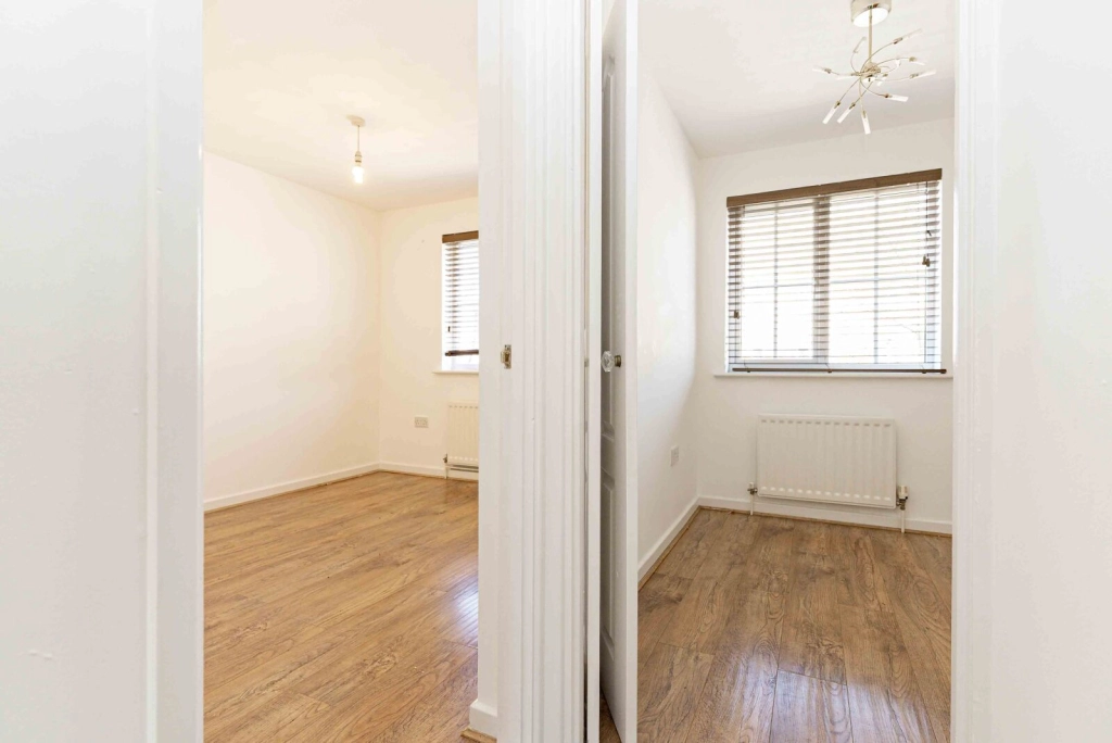 3 bedrooms houses for sale in Kentlea Road, Woolwich - SE28 view 29