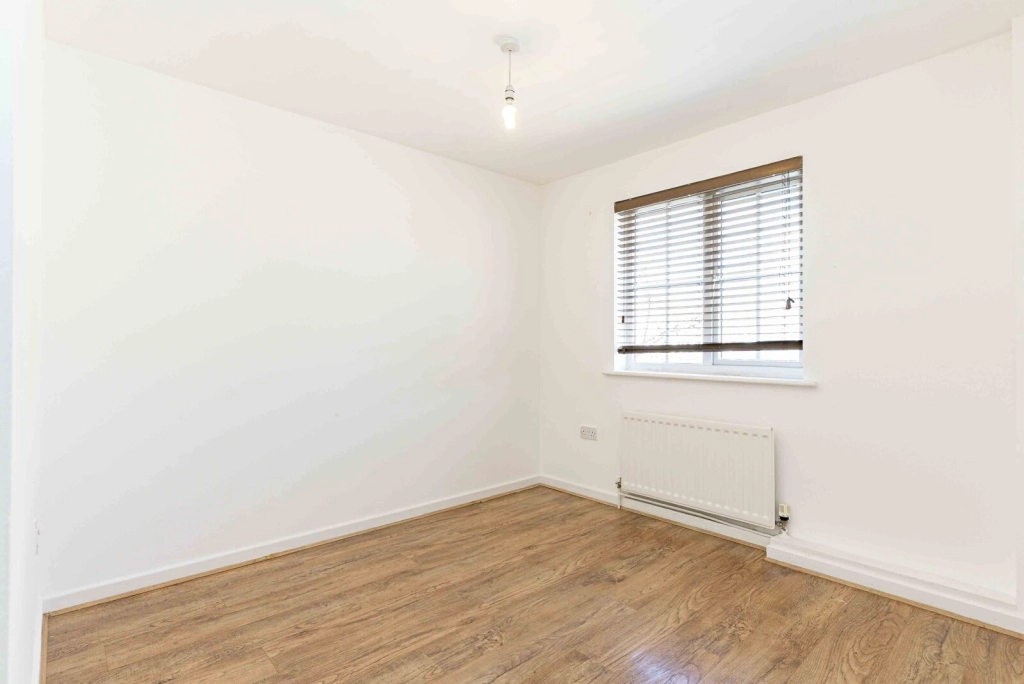 3 bedrooms houses for sale in Kentlea Road, Woolwich - SE28 view 26