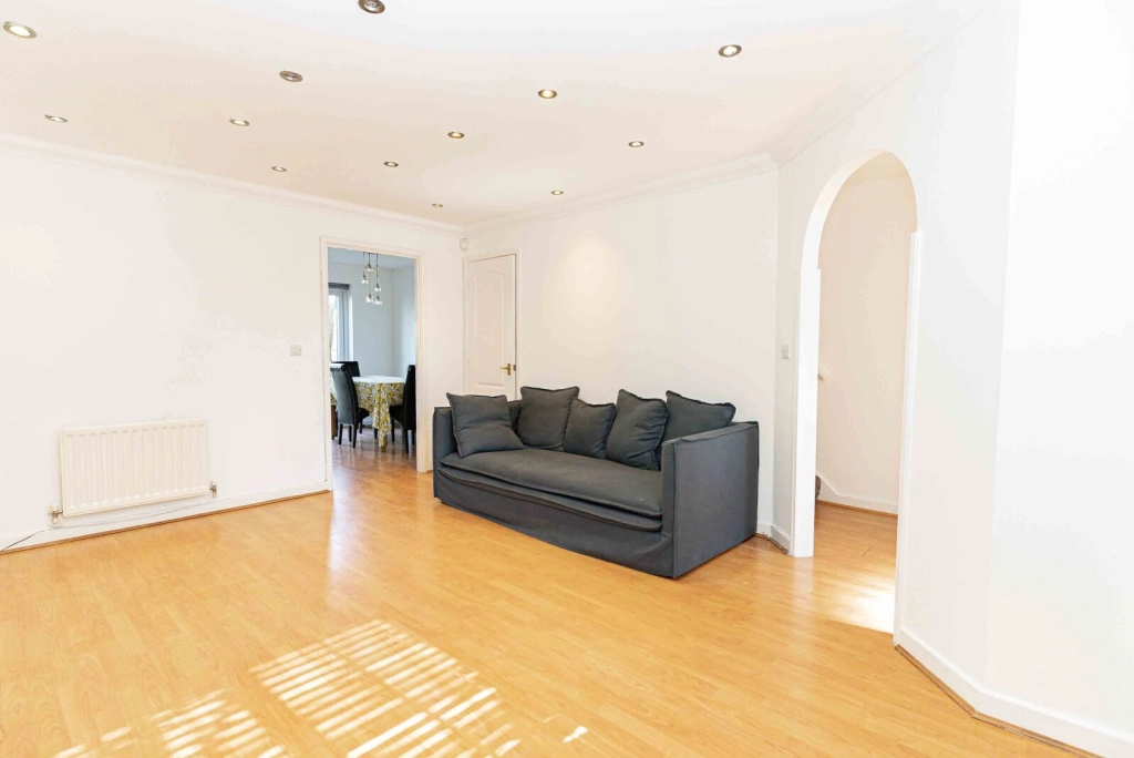 3 bedrooms houses for sale in Kentlea Road, Woolwich - SE28 view 10