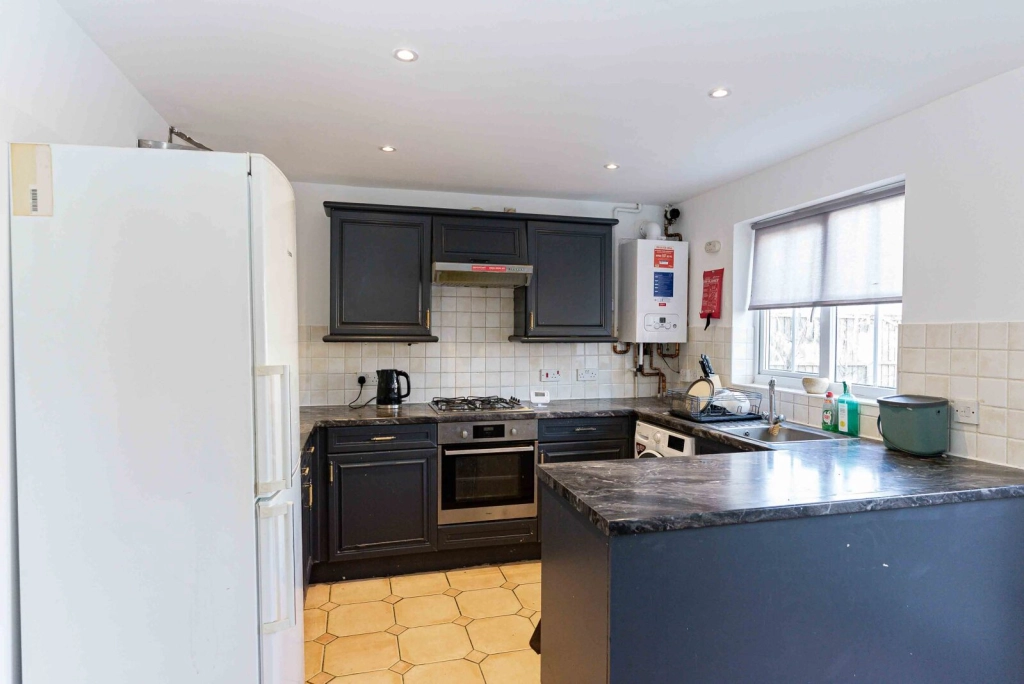 3 bedrooms houses for sale in Kentlea Road, Woolwich - SE28 view 4