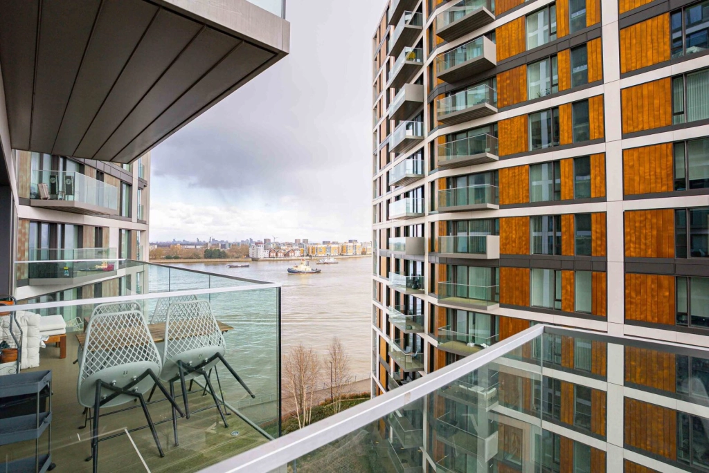1 bedroom apartments/flats for sale in Duke of Wellington Avenue, Royal Arsenal - SE18 view 6
