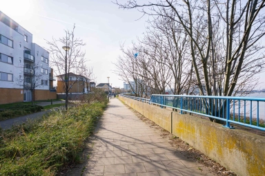 Tideslea Path, Woolwich - SE28 view 19