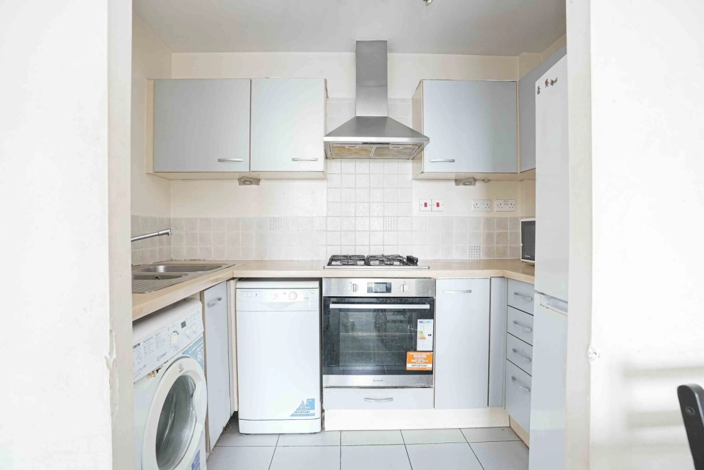 2 bedrooms apartments/flats for sale in Tideslea Path, Woolwich - SE28 view 3