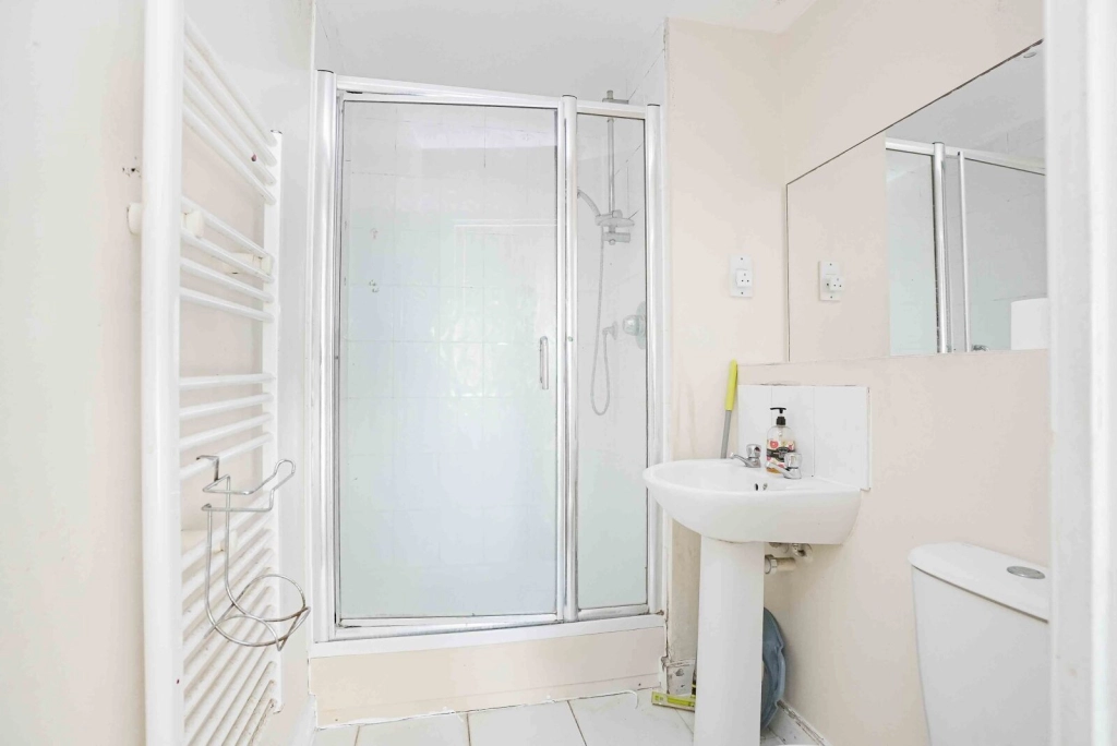 2 bedrooms apartments/flats for sale in Tideslea Path, Woolwich - SE28 view 16