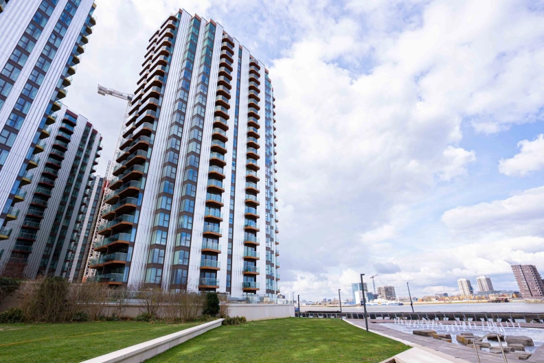 1 bedroom apartments/flats to sale in Brigadier Walk, Woolwich-image 1