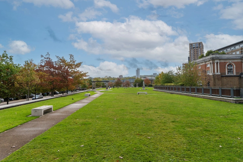 2 bedrooms apartments/flats to sale in Argyll Road, London-image 14