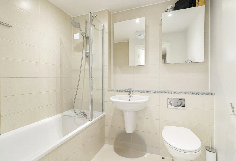 2 bedrooms apartments/flats to sale in Argyll Road, London-image 6