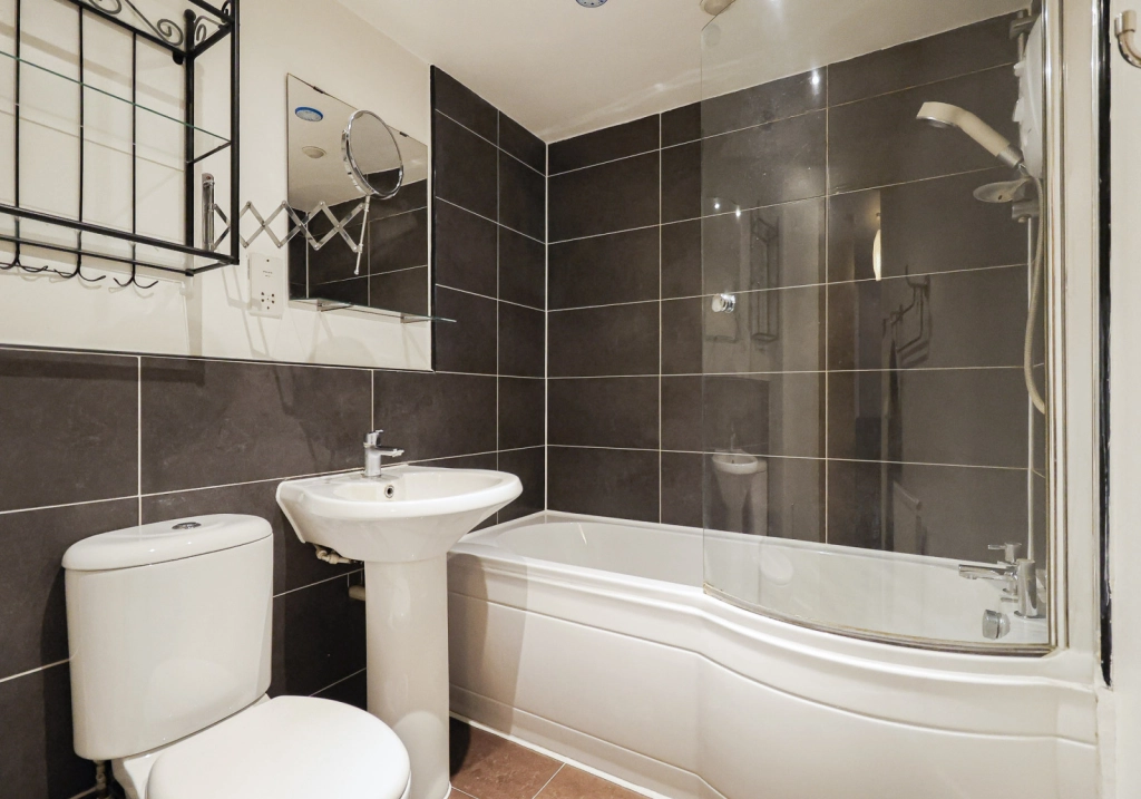 2 bedrooms apartments/flats for sale in Allenby Road, Woolwich - SE28 view 6