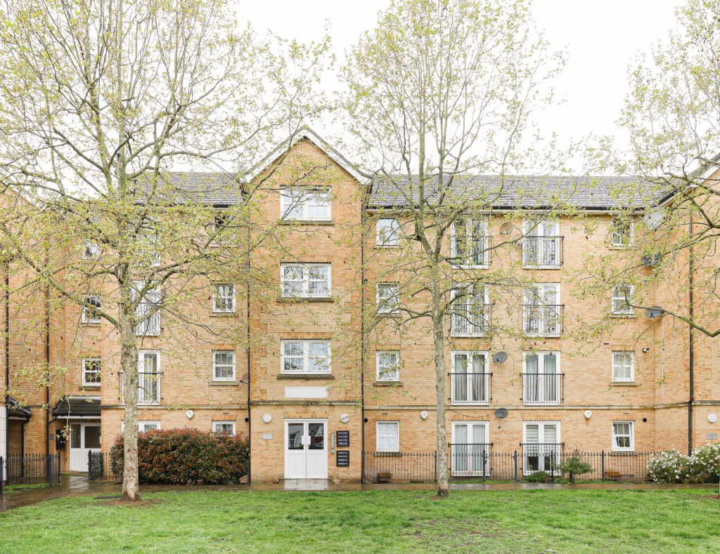 2 bedrooms apartments/flats for sale in Allenby Road, Woolwich - SE28 view 2