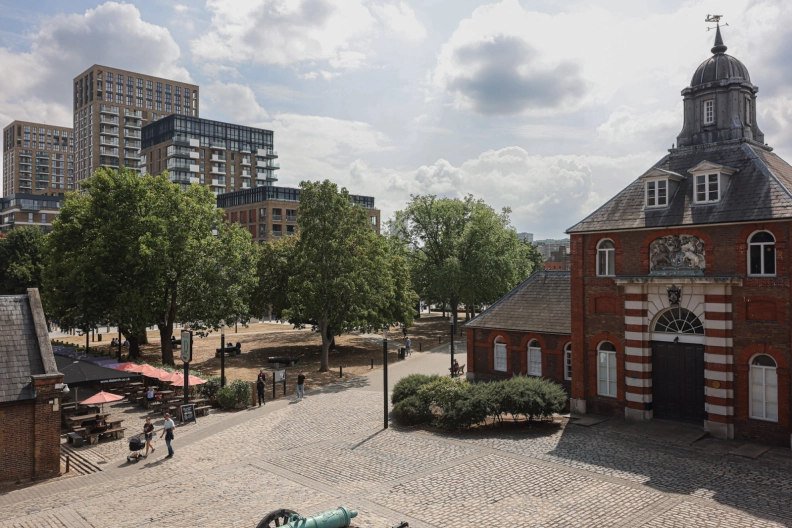 3 bedrooms apartments/flats to sale in Thunderer Walk, Woolwich-image 13