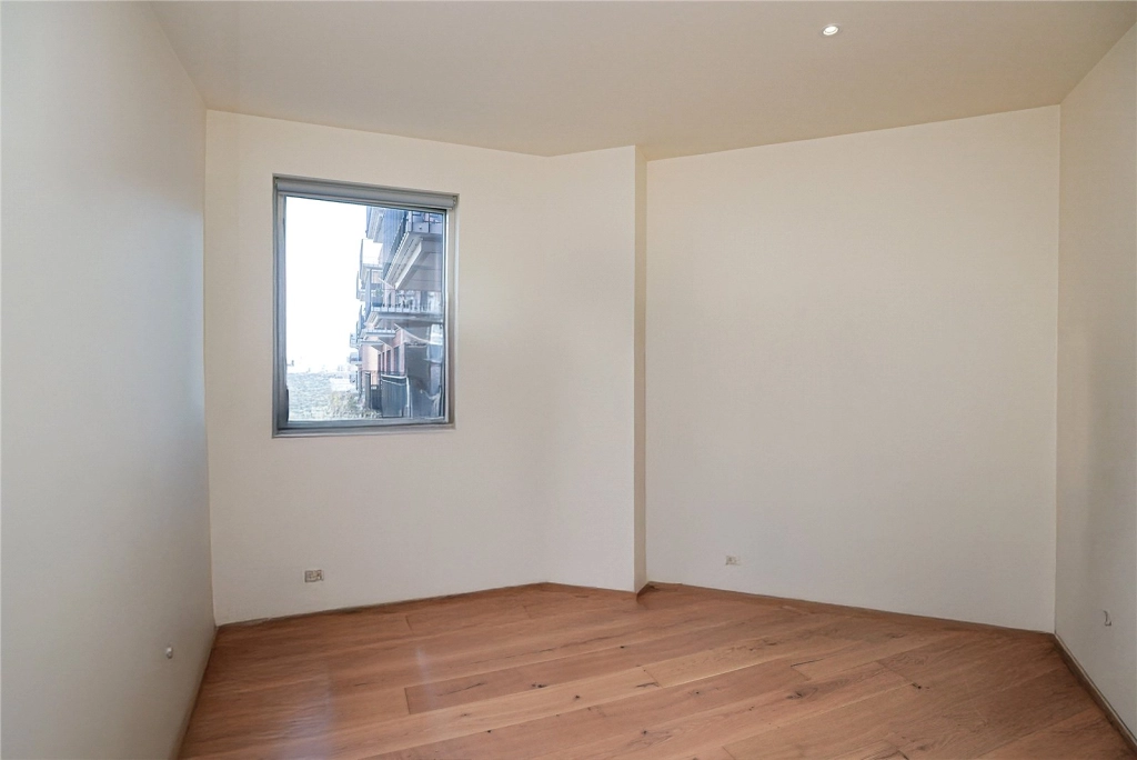 3 bedrooms apartments/flats for sale in Thunderer Walk, Woolwich - SE18 view 7