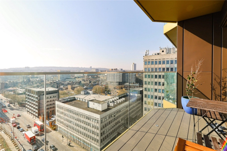 2 bedrooms apartments/flats to sale in Brigadier Walk, Woolwich-image 2