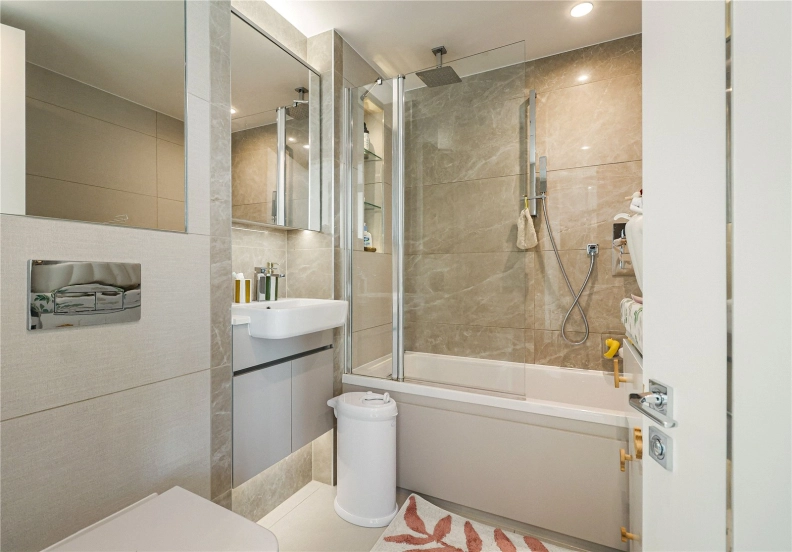 2 bedrooms apartments/flats to sale in Brigadier Walk, Woolwich-image 6