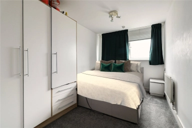 Erebus Drive, Woolwich SE28 image 3