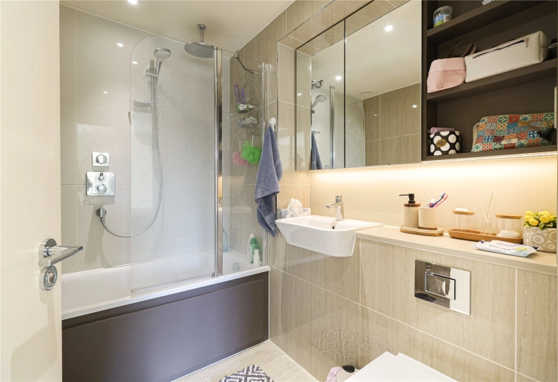 2 bedrooms apartments/flats to sale in Thunderer Walk, Woolwich-image 7