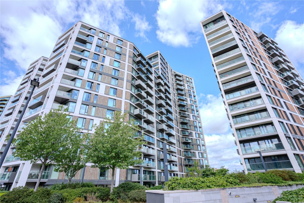 3 bedrooms apartments/flats for sale in Duke of Wellington Avenue, Woolwich - SE18 view 1