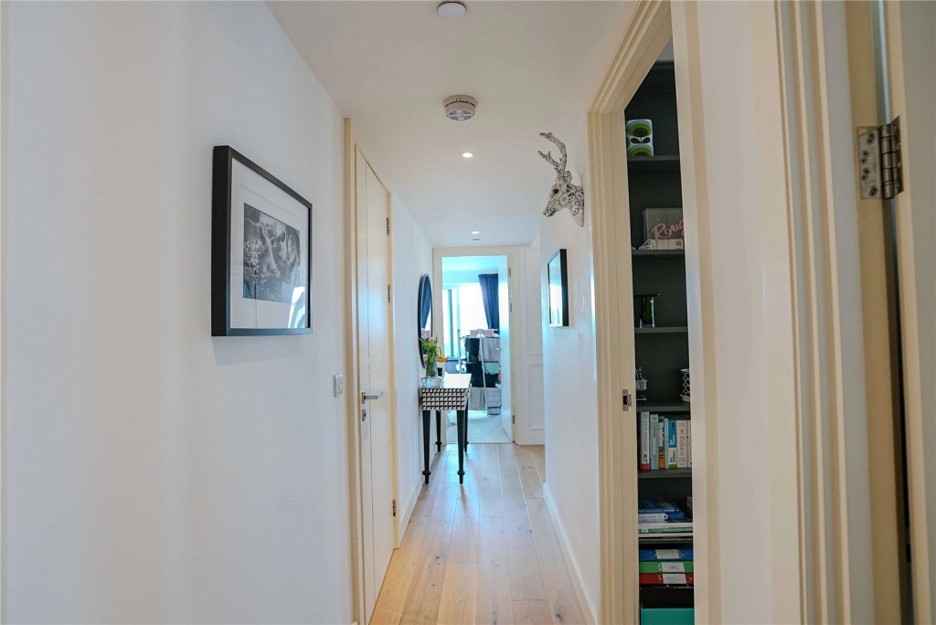 3 bedrooms apartments/flats for sale in Duke of Wellington Avenue, Woolwich - SE18 view 11